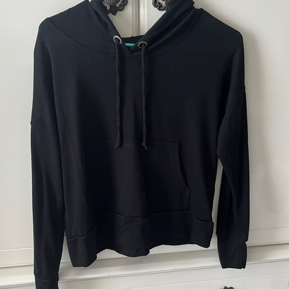 Black cropped hoodie